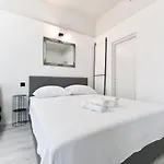 Lusy Lo Apartment