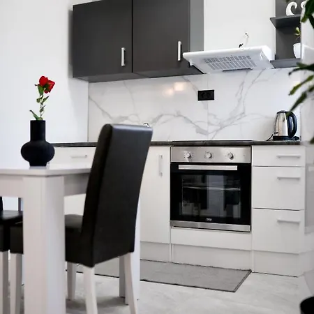 Lusy Lo Apartment