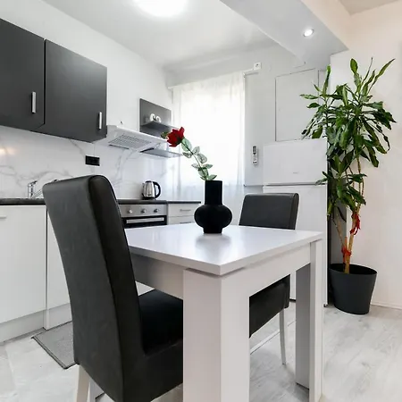 Apartment Lusy Lo Zadar